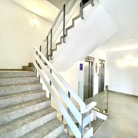 Long Studio, High Floor, Wifi, Rooftop Pool, 250m To The Beach In Puerto De La Cruz * Puerto de la Cruz (Tenerife)